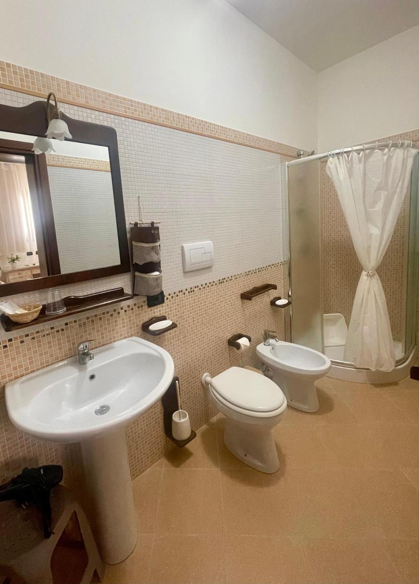 Il Cortile Hotel ซานวิโต โลคาโป ภายนอก รูปภาพ